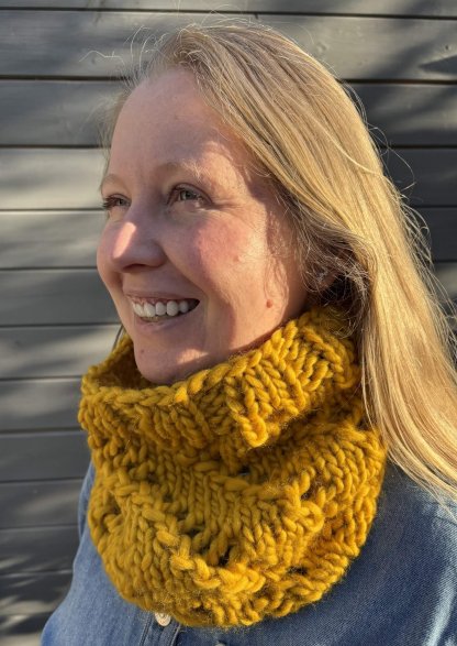 Twist and Shout Cowl- Knit Kit