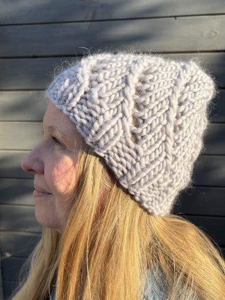 Twist and Shout Beanie- Knit Kit